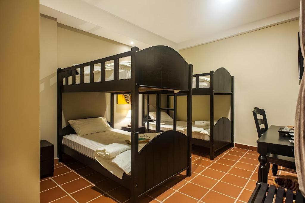 Armenian Suite Hotel George Town Ngoại thất bức ảnh